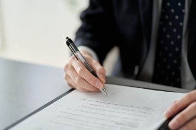 Personne signant un contrat de fondation de société.